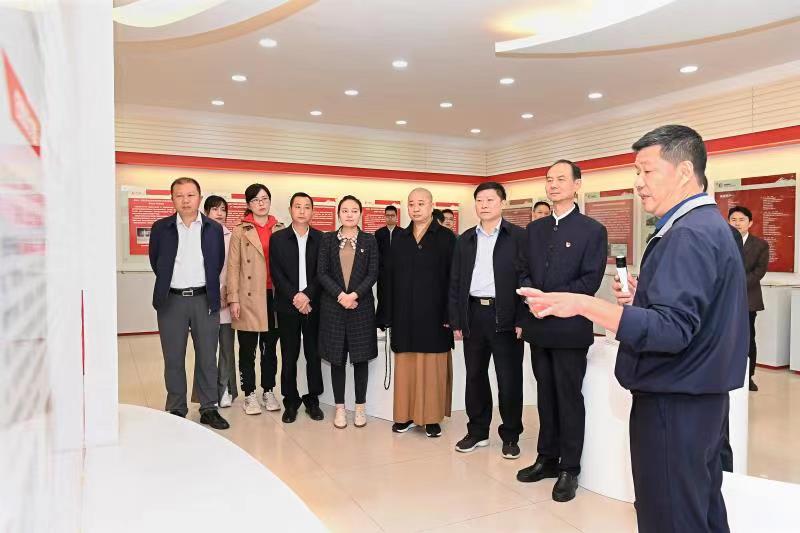 福建省人大常委會(huì)黨組書記、副主任雷春美和全國(guó)人大代表到順昌虹潤(rùn)等地調(diào)研